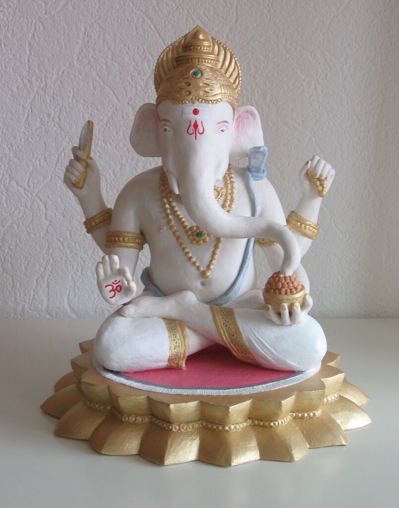 Ganesha-Lakshmi-Vinayakam-2013-Acrylharz-27-x-30-x-27cm